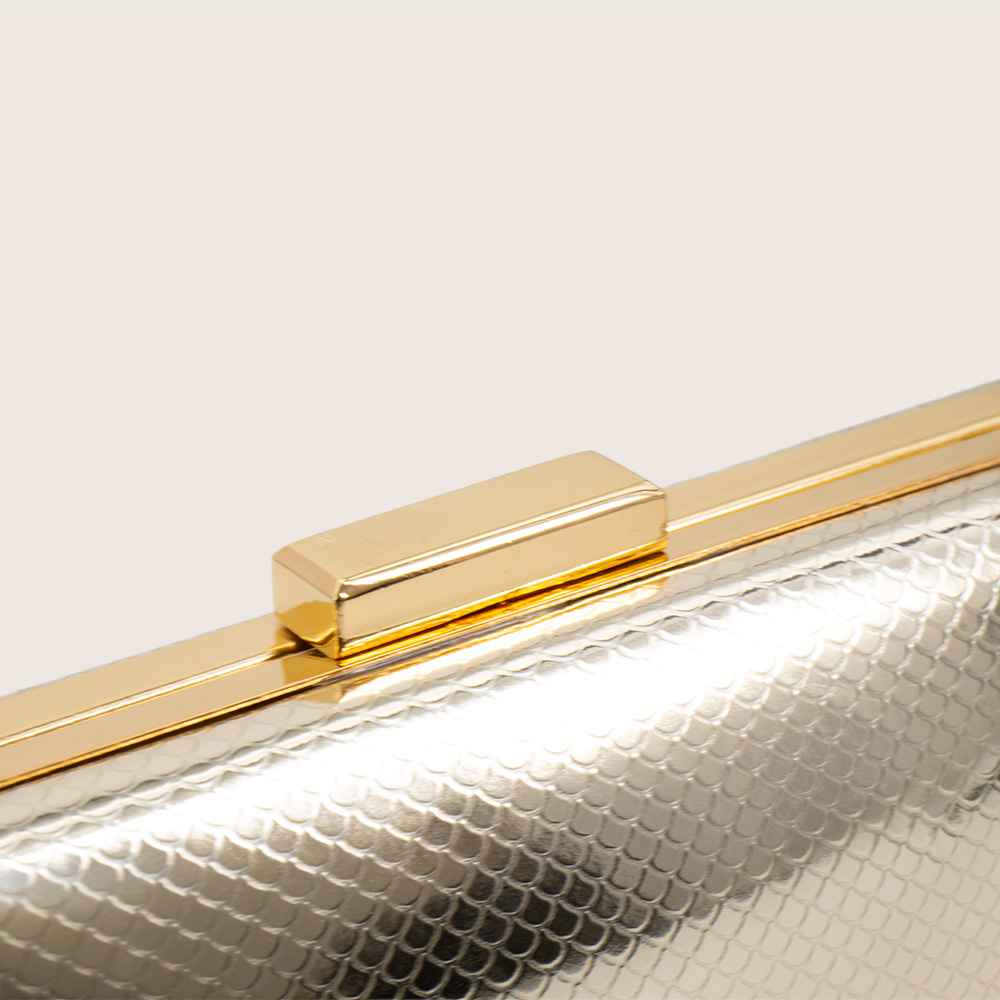 SW-22071834-GOLD-Cartera-Assunta-Oro-Treve-2.jpg